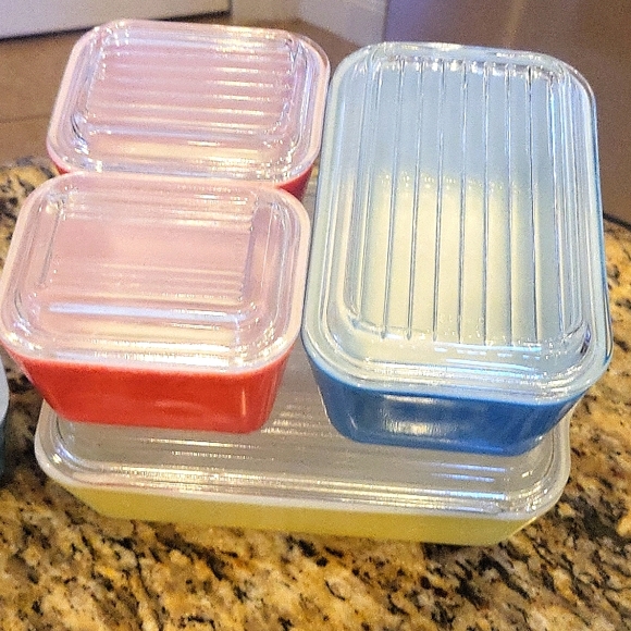 Pyrex Primary Refrigerator Set Yellow Blue Red Full Set 1950 - Picture 7 of 14